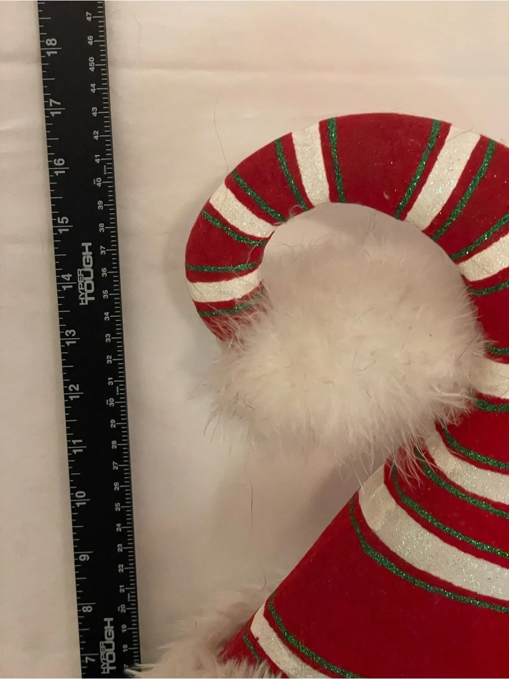 Pier 1 Red and Green 'My Heart Belongs to Santa' Holiday shelf Sign